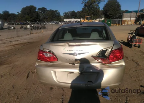 2010 Chrysler Sebring Touring z USA, uszkodzony, nr VIN 1C3CC4FB2AN118631